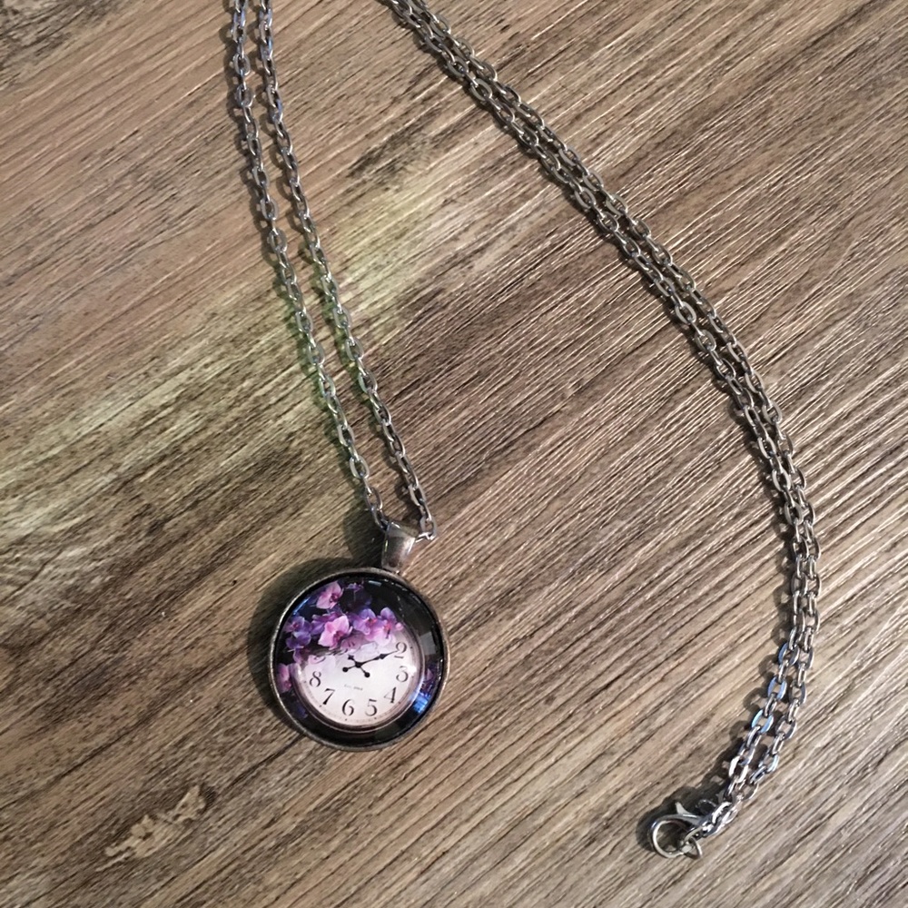 Clock Pendant - 24 Inch Silver Color Chain - Picture 3 of 4